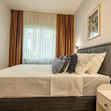 3-bedroom With 2 Bathrooms *